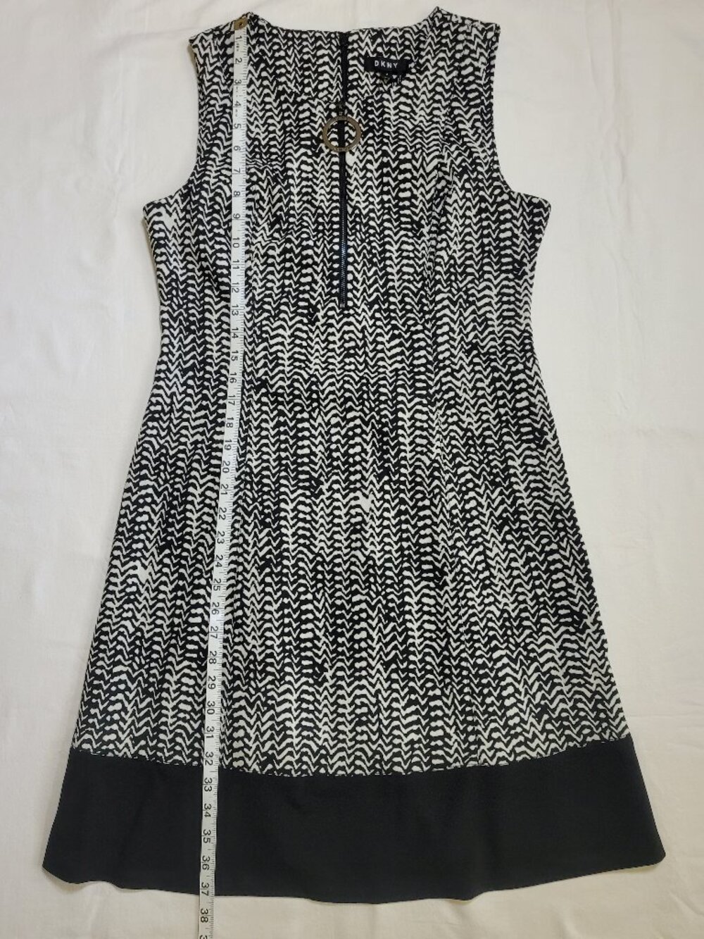 DKNY Colorblock Herringbone Zip Sheath Dress Black White NEW Quiet Luxury - Picture 10 of 12